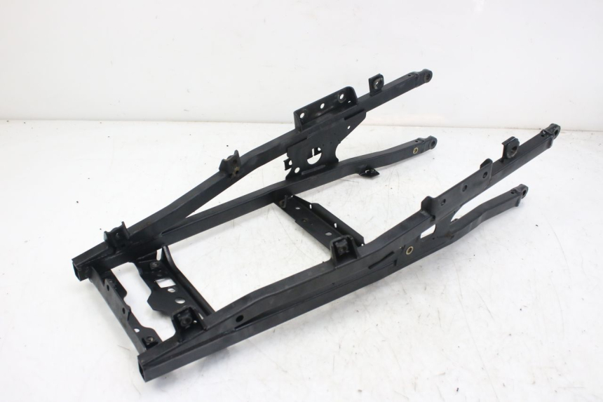 photo de BOUCLE CADRE ARRIERE TRIUMPH SPRINT ST 955 (1999 - 2001) - Gros plan technique