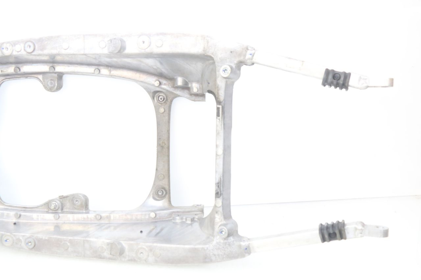 photo de BOUCLE CADRE ARRIERE YAMAHA XP T-MAX TMAX ABS 530 (2012 - 2015) - Gros plan technique