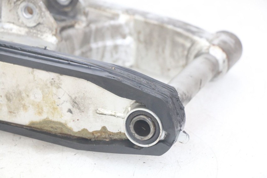 photo de BRAS OSCILLANT HONDA CBR F SC25 1000 (1989 - 1992) - Marquages et références