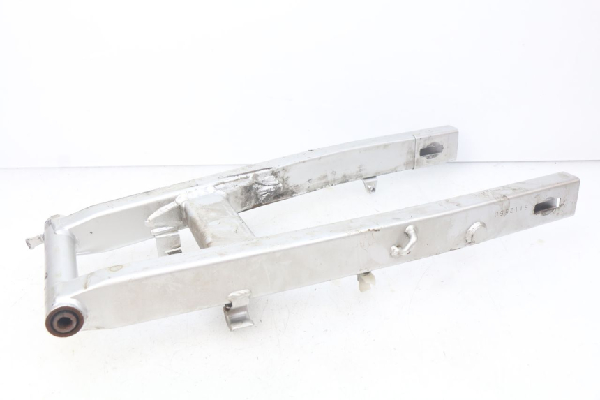 photo de BRAS OSCILLANT HONDA CBR R 125 (2003 - 2006) - Gros plan technique