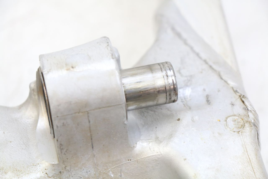 photo de BRAS OSCILLANT HONDA CR 80 (2001 - 2003) - Gros plan technique