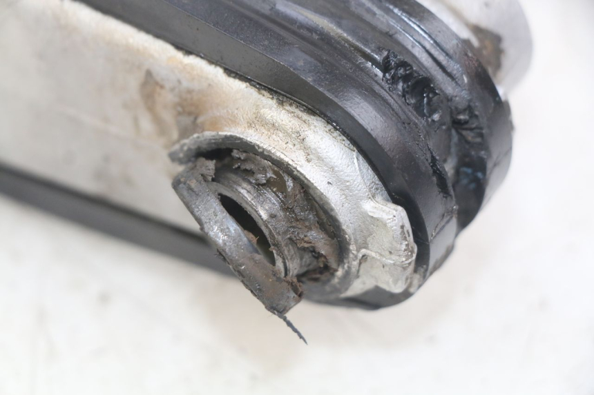 photo de BRAS OSCILLANT HONDA CR 80 (2001 - 2003) - Points de fixation