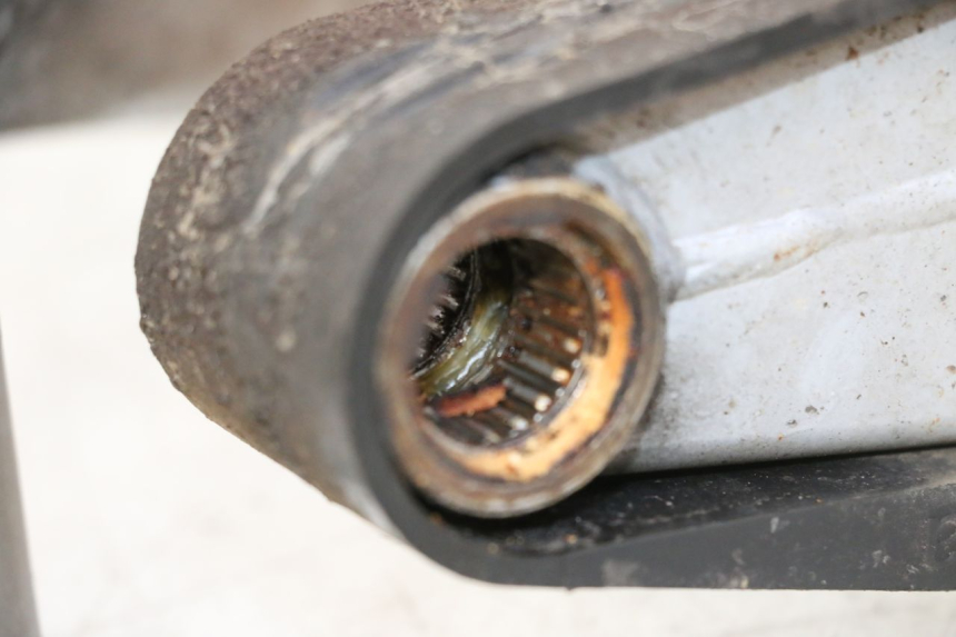 photo de BRAS OSCILLANT APRILIA ETX 125 (1998 - 2002) - Points de fixation