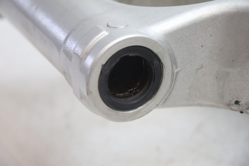 photo de BRAS OSCILLANT YAMAHA FJR 1300 (2001 - 2005) - Zoom état d’usage