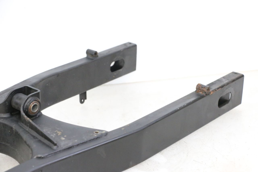 photo de BRAS OSCILLANT SUZUKI GSR 750 (2011 - 2017) - Vue rapprochée