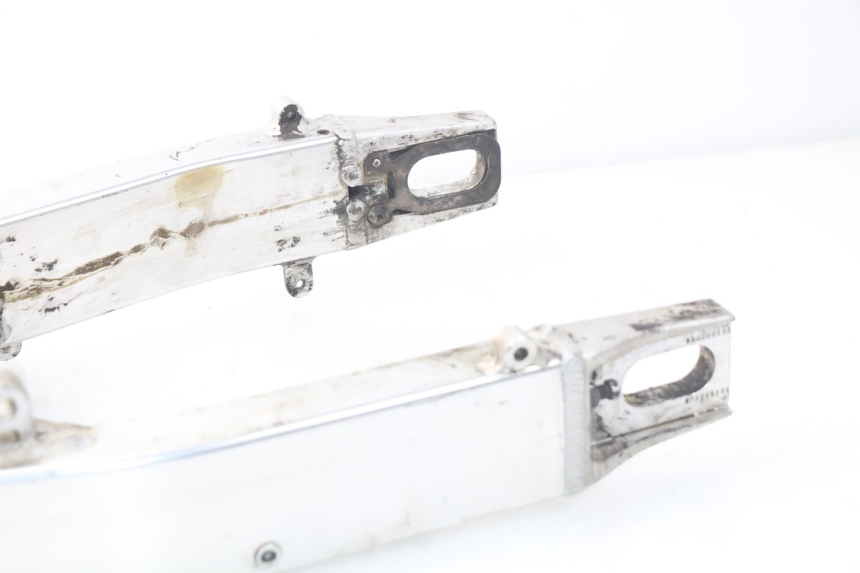 photo de BRAS OSCILLANT SUZUKI GSX-R GSXR 600 (2001 - 2003) - Gros plan technique