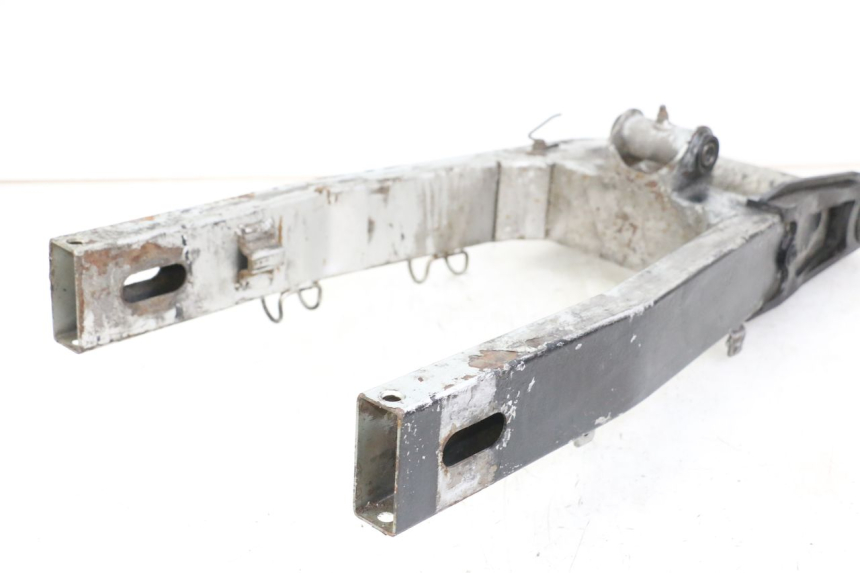 photo de BRAS OSCILLANT KAWASAKI ZR7 ZR-7 S 750 (1999 - 2004) - Gros plan technique