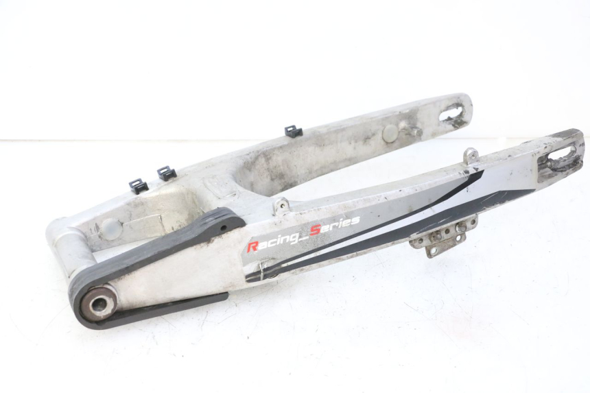 photo de BRAS OSCILLANT RIEJU MRT 50 (2018 - 2021) - Vue rapprochée