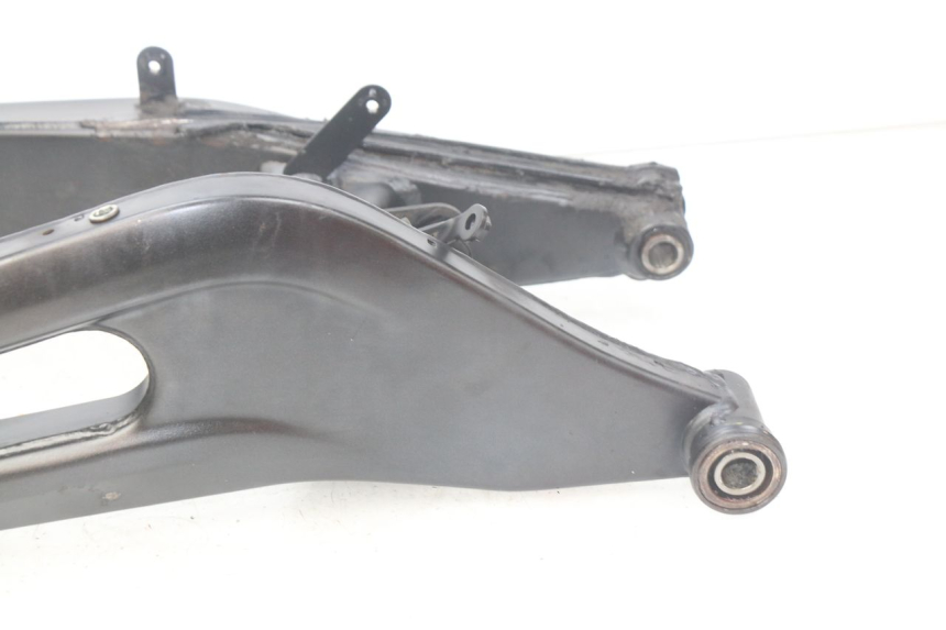 photo de BRAS OSCILLANT YAMAHA MT-07 MT07 ABS 700 (2014 - 2017) - Gros plan technique