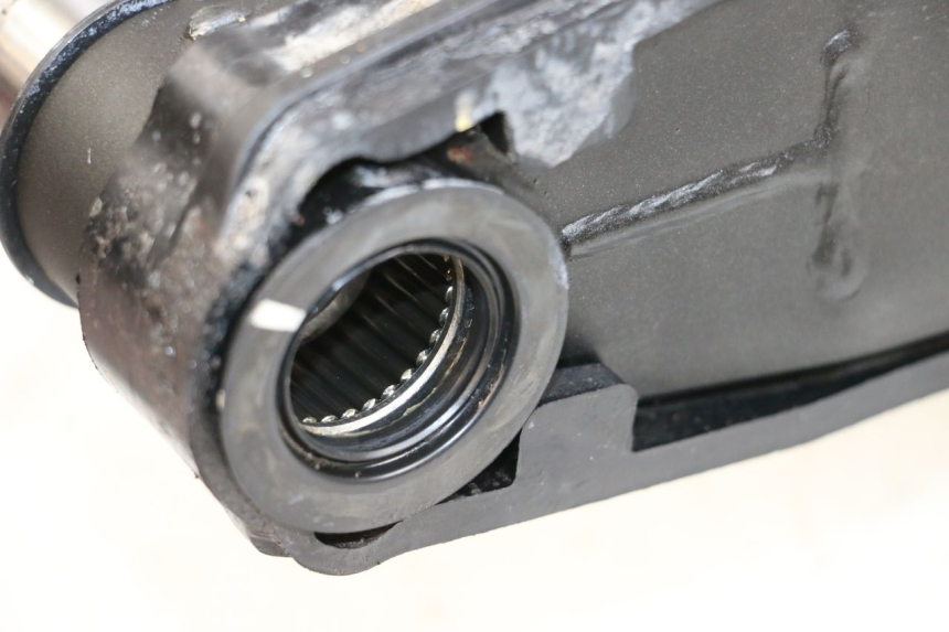 photo de BRAS OSCILLANT KAWASAKI NINJA 400 (2018 - 2023) - Gros plan technique