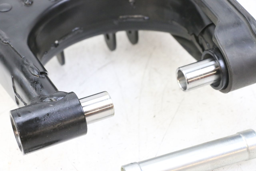 photo de BRAS OSCILLANT ROYAL ENFIELD SCRAM 411 (2022 - 2024) - Zoom état d’usage