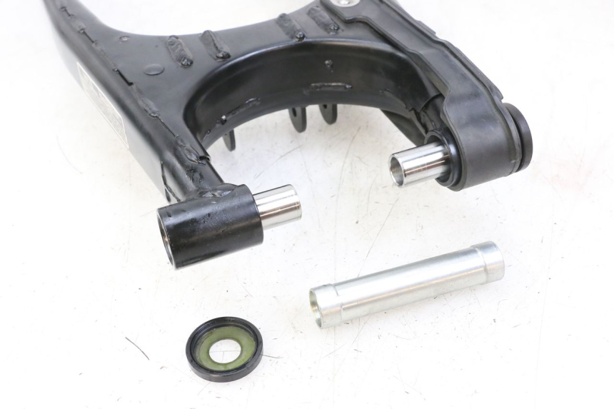 photo de BRAS OSCILLANT ROYAL ENFIELD SCRAM 411 (2022 - 2024) - Autre angle de vue