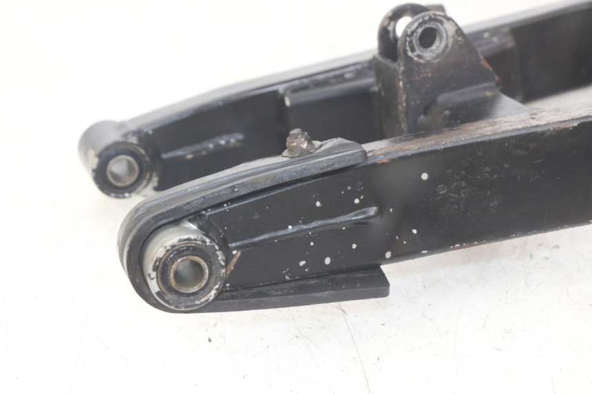 photo de BRAS OSCILLANT SUZUKI SMX SUPERMOTARD 50 (1996 - 2001) - Gros plan technique