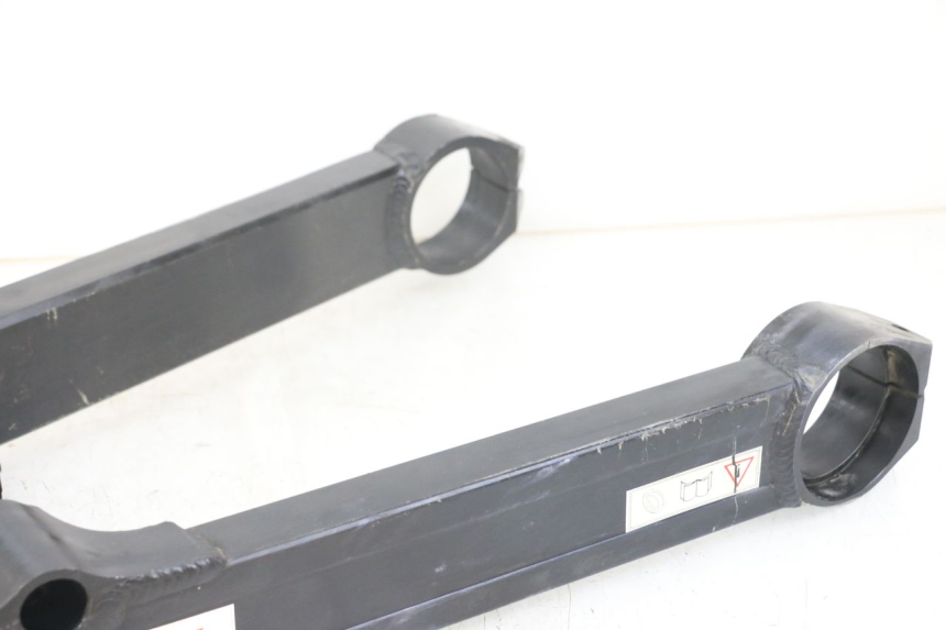 photo de BRAS OSCILLANT TRIUMPH SPEED TRIPLE T301 900 (1994 - 1996) - Détails caractéristiques