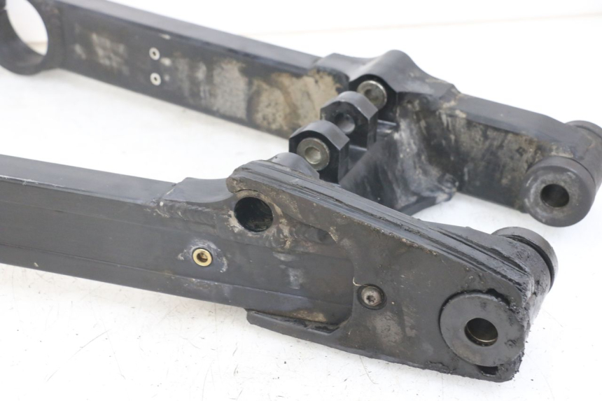 photo de BRAS OSCILLANT TRIUMPH SPEED TRIPLE T301 900 (1994 - 1996) - Vue rapprochée