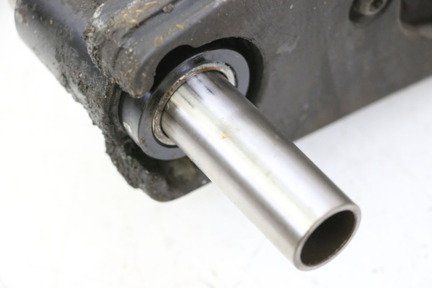 photo de BRAS OSCILLANT TRIUMPH SPRINT 900 (1995 - 1998) - Détail de la pièce