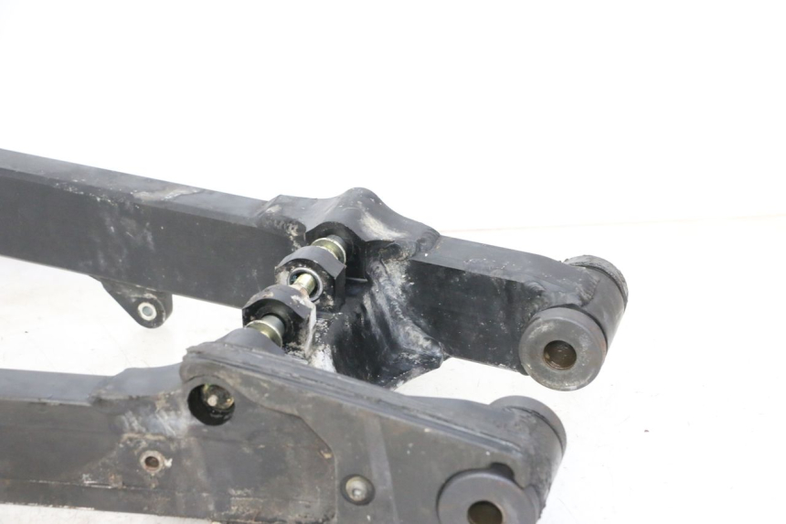 photo de BRAS OSCILLANT TRIUMPH SPRINT 900 (1995 - 1998) - Vue rapprochée