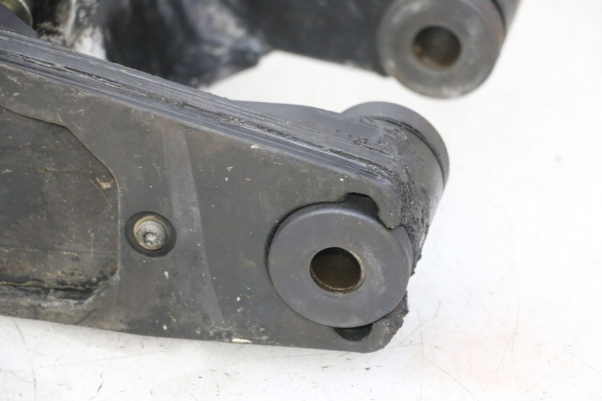 photo de BRAS OSCILLANT TRIUMPH SPRINT 900 (1995 - 1998) - Focus structure