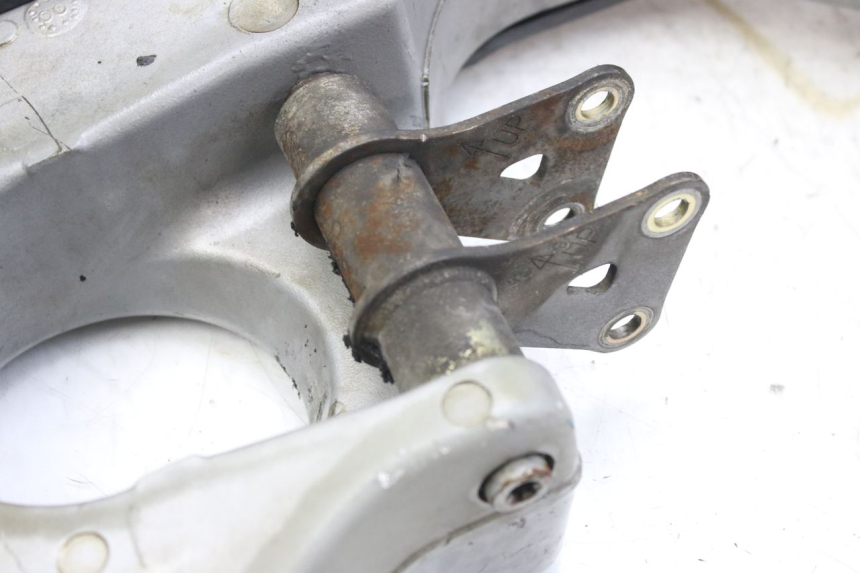 photo de BRAS OSCILLANT TRIUMPH SPRINT ST 955 (1999 - 2001) - Détail de la pièce