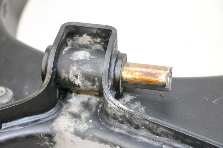 photo de BRAS OSCILLANT SUZUKI GSR 750 (2011 - 2017) - Autre angle de vue