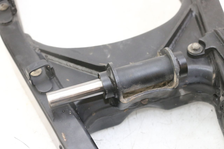 photo de BRAS OSCILLANT SUZUKI GSX F GSXF 650 (2007 - 2015) - Gros plan technique