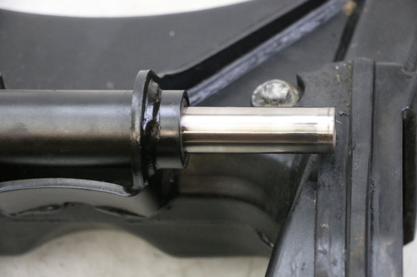 photo de BRAS OSCILLANT SUZUKI GSX F GSXF 650 (2007 - 2015) - Gros plan technique