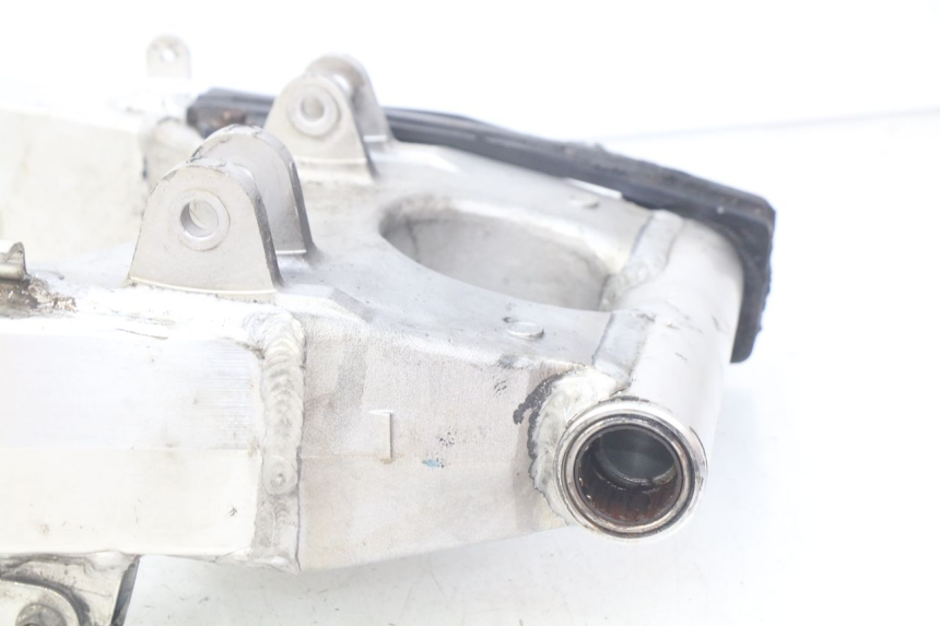 photo de BRAS OSCILLANT SUZUKI TLS TL S 1000 (1997 - 2001) - Gros plan technique