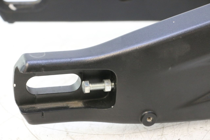 photo de BRAS OSCILLANT YAMAHA TRACER 7 700 (2020 - 2024) - Gros plan technique