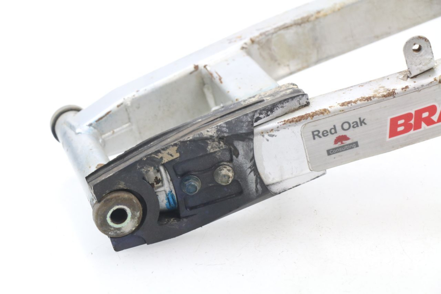 photo de BRAS OSCILLANT YAMAHA TTR 125 (2000 - 2020) - Gros plan technique