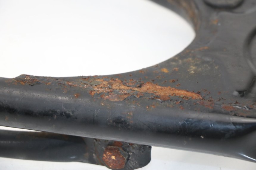 photo de BRAS OSCILLANT SUZUKI TU X TUX VOLTY 125 (1999 - 2001) - Gros plan technique