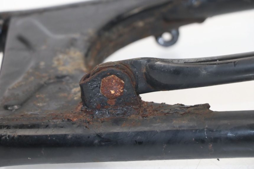 photo de BRAS OSCILLANT SUZUKI TU X TUX VOLTY 125 (1999 - 2001) - Points de fixation