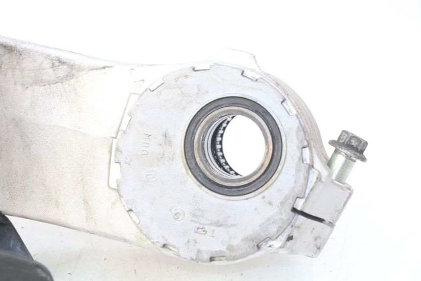 photo de BRAS OSCILLANT HONDA VFR FI RC46 800 (1998 - 2001) - Gros plan technique