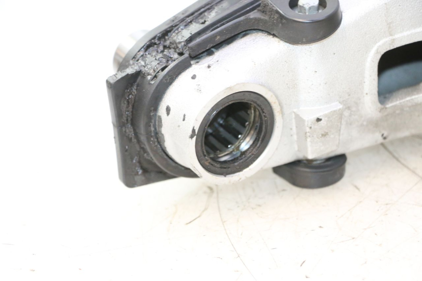 photo de BRAS OSCILLANT HONDA VFR FI RC46 800 (1998 - 2001) - Gros plan technique