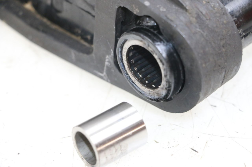 photo de BRAS OSCILLANT SUZUKI VL INTRUDER 125 (2004 - 2007) - Zoom état d’usage