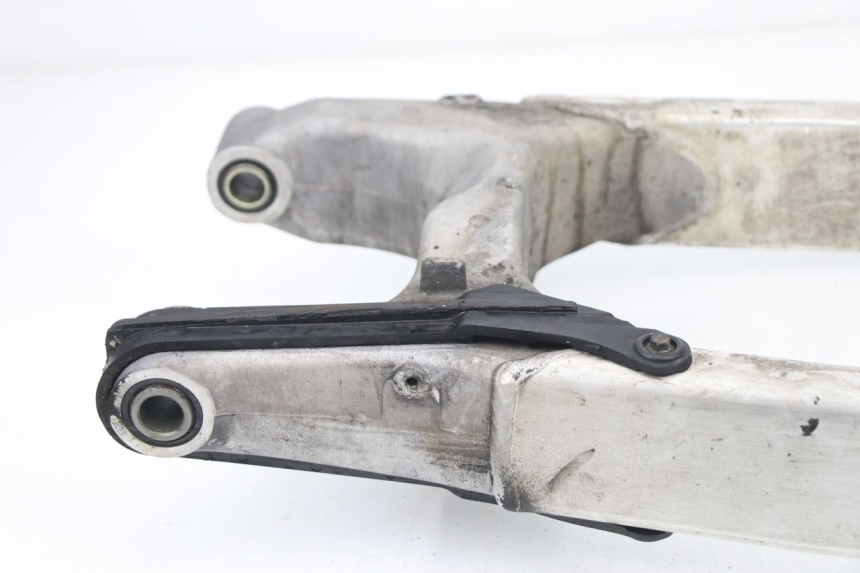 photo de BRAS OSCILLANT HONDA VTR F FIRESTORM 1000 (1997 - 2001) - Gros plan technique