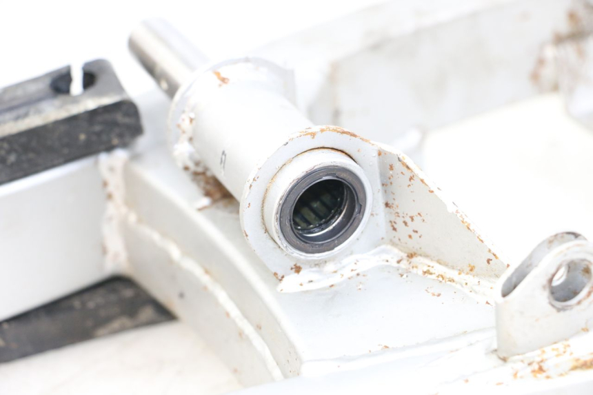 photo de Swingarm HYOSUNG XRX 125 (2000 - 2008) - Détail de la pièce