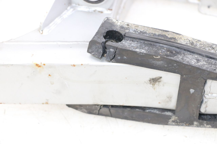 photo de Swingarm HYOSUNG XRX 125 (2000 - 2008) - Autre angle de vue