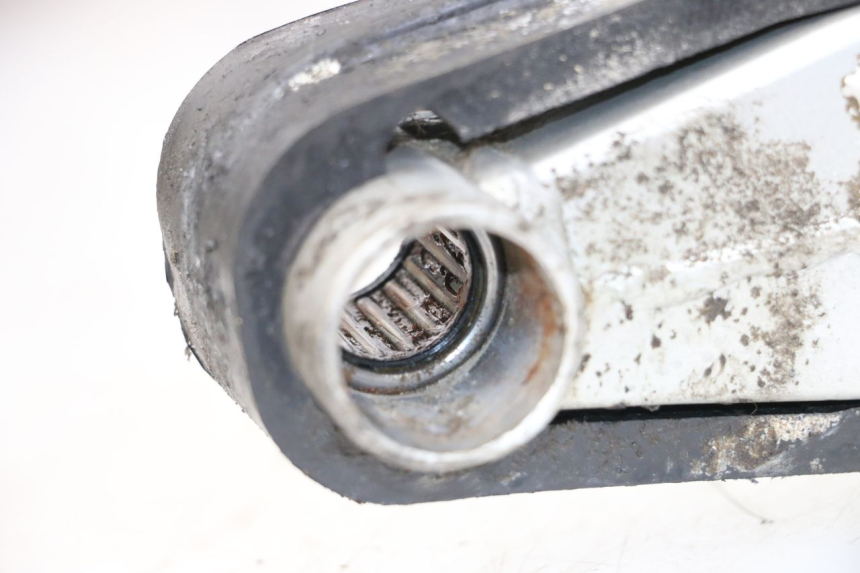 photo de Swingarm HYOSUNG XRX 125 (2000 - 2008) - Points de fixation