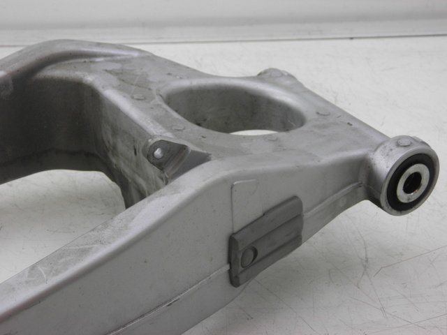 photo de BRAS OSCILLANT YAMAHA FJR 1300 (2004 - 2005) - Zoom composants