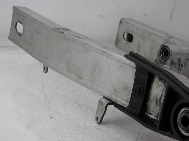 photo de BRAS OSCILLANT YAMAHA FZS FAZER 600 (1998 - 2001) - Marquages et références