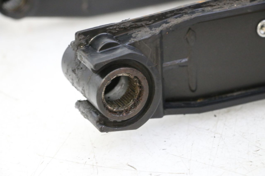 photo de BRAS OSCILLANT YAMAHA XJ6 600 (2008 - 2016) - Marquages et références