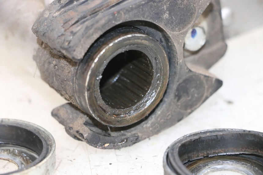 photo de BRAS OSCILLANT YAMAHA YFM R RAPTOR 250 (2008 - 2014) - Zoom état d’usage