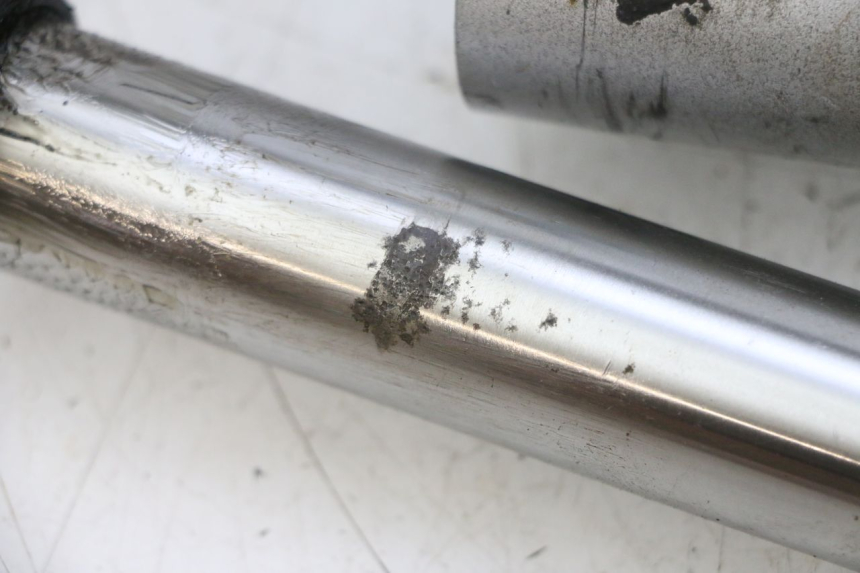 photo de BRAS OSCILLANT KAWASAKI ZR 7 750 (1999 - 2004) - Gros plan technique