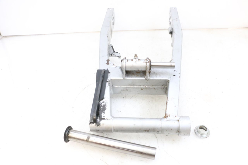 photo de BRAS OSCILLANT KAWASAKI ZR 7 750 (1999 - 2004) - Points de fixation