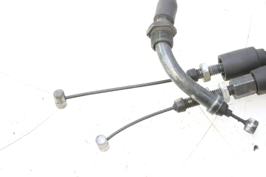 photo de CABLE ACCELERATEUR HONDA FJS SILVER WING SILVERWING 400 (2005 - 2008) - Gros plan technique