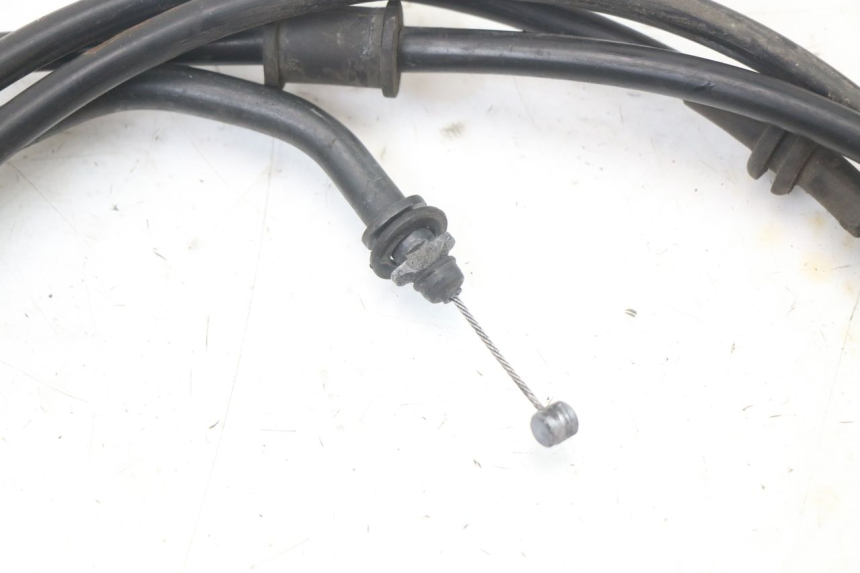 photo de CABLE ACCELERATEUR PIAGGIO LIBERTY IGET 4T 50 (2021 - 2025) - Gros plan technique