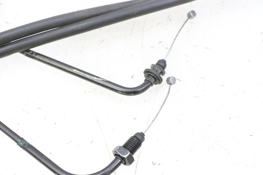 photo de CABLE ACCELERATEUR PIAGGIO MP3 HPE 310 (2024 - 2025) - Gros plan technique