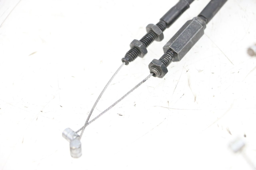 photo de CABLE ACCELERATEUR YAMAHA MT-07 MT07 ABS 700 (2018 - 2020) - Gros plan technique