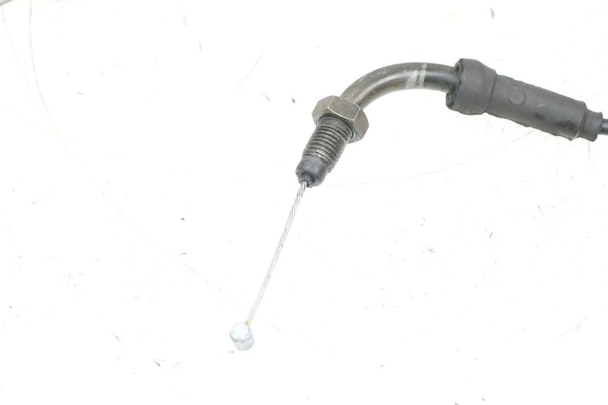 photo de CABLE ACCELERATEUR HONDA NSR R 125 (1994 - 2003) - Gros plan technique