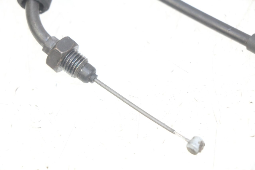 photo de CÂBLE ACCELERATEUR PEUGEOT SATELIS 125 (2006 - 2009) - Autre angle de vue
